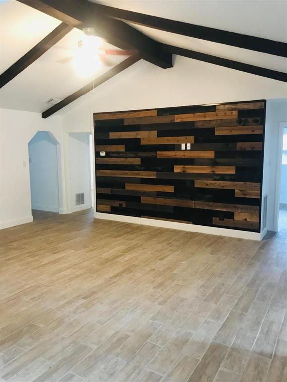 Building Photo - 423 Skywood Dr