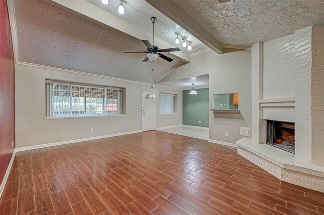 Building Photo - 1702 Jo Ann Ln