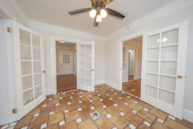 Building Photo - 4056 Piedmont Ave