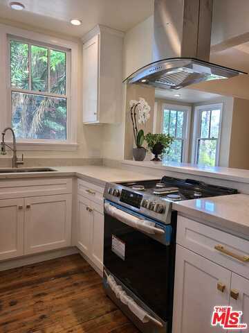Primary Photo - 2255 W 20th St