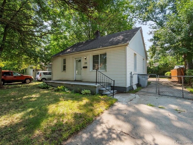 Building Photo - 431 W Madge Ave