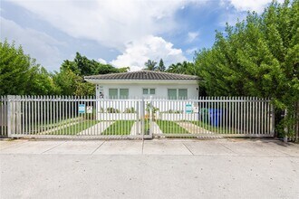 Building Photo - 521 NE 68th St