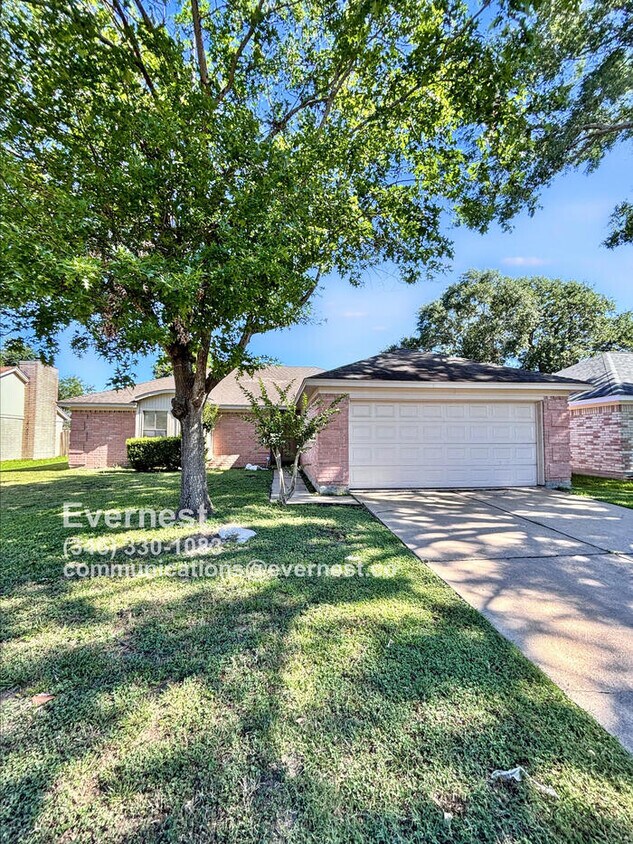 Primary Photo - Charming 3-Bedroom Home with Spacious Yard...