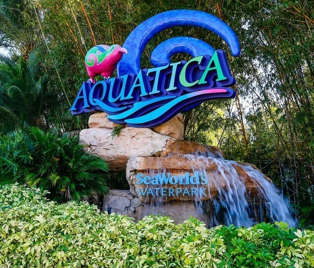 Aquatica’s signature attraction is the Dolphin Plunge, two enclosed slides that pass through a pool of dolphins