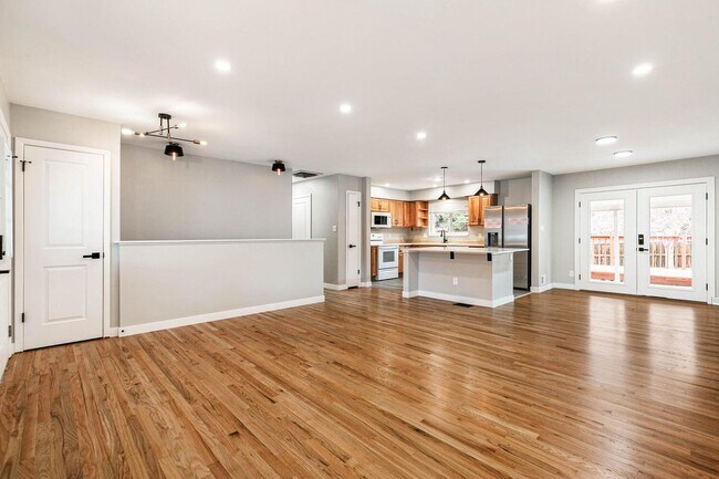 Building Photo - Charming Remodeled Home in the Heart of Go...