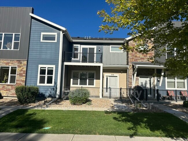 Foto del edificio - 733 Grandview Meadows Dr