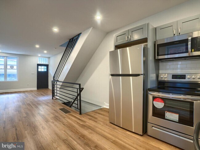 Foto del edificio - 1529 N Myrtlewood St