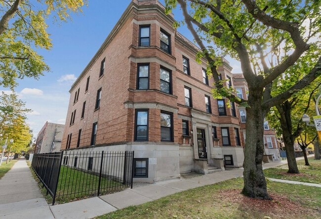 Building Photo - 6603 S Kimbark Ave