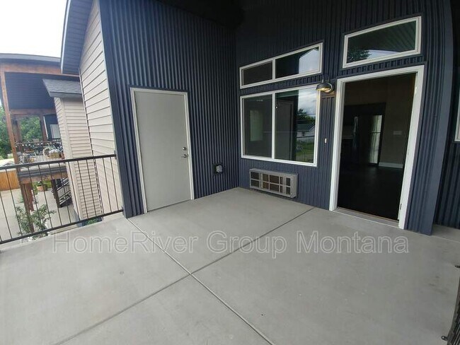 Building Photo - 813 Charlo St