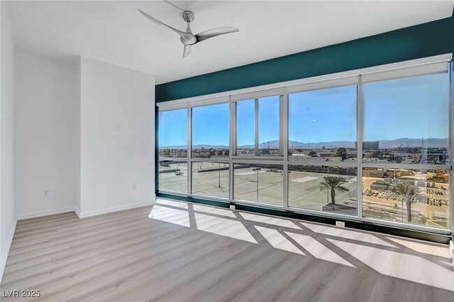 Building Photo - 4575 Dean Martin Dr