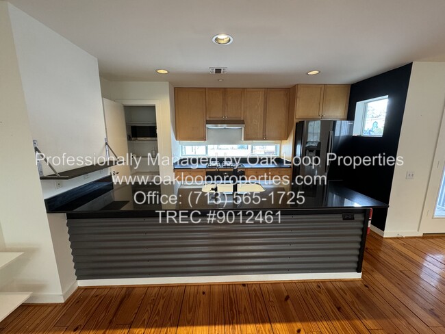 Photo - 4516 Montrose Blvd - Townhome
