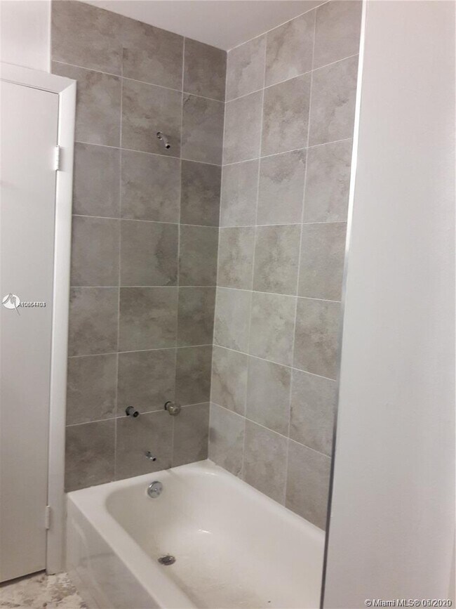 Building Photo - 5057 Breckenridge Pl