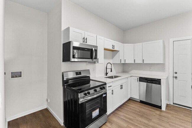 Building Photo - 1339 Mooberry St
