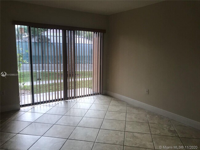 Foto del edificio - 7070 NW 179th St