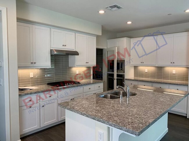 Foto del edificio - House is occupied *DO NOT DISTURB TENANTS* Call office with any questions