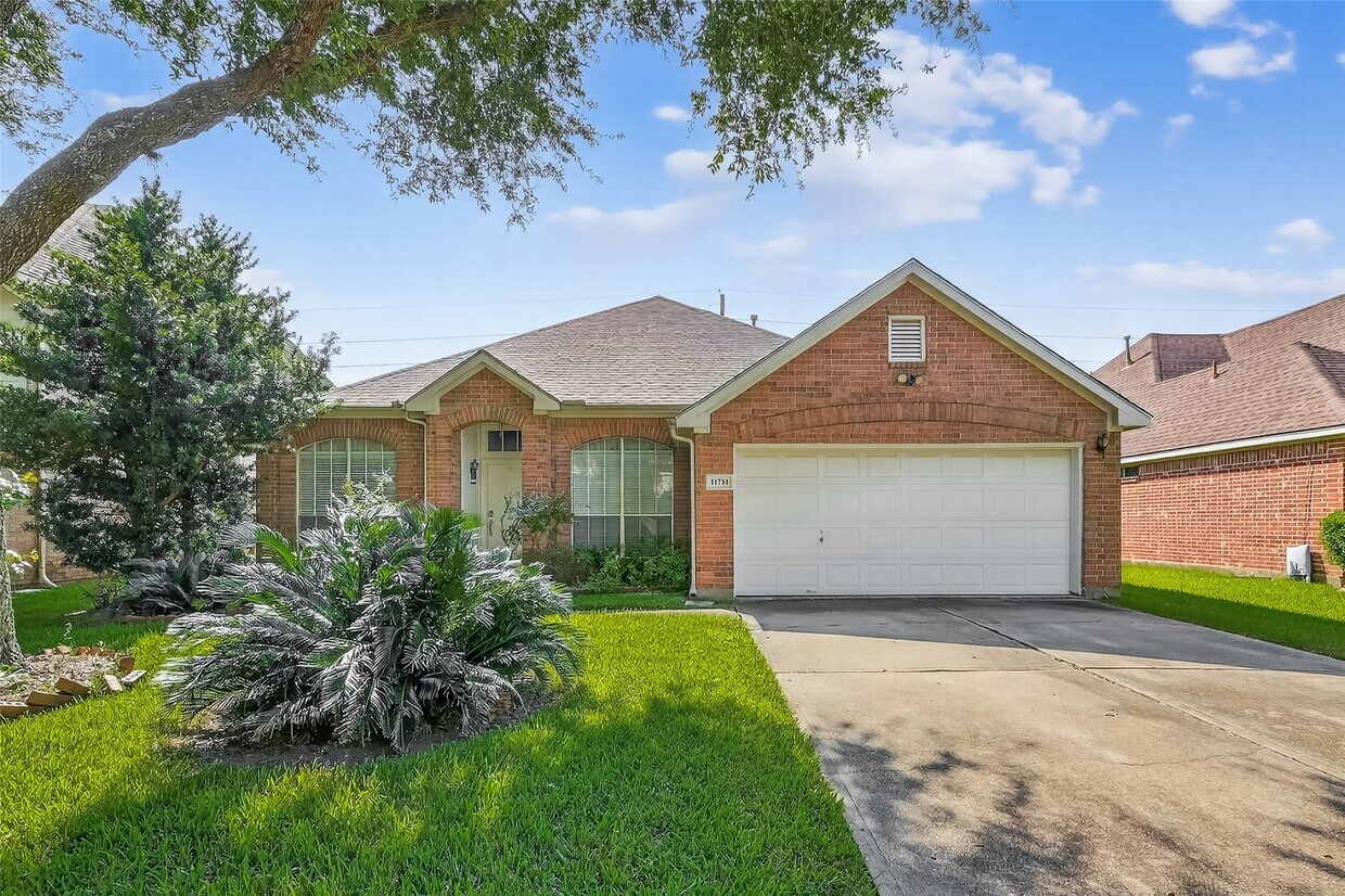 Foto principal - 11714 Peachwood Lake Dr