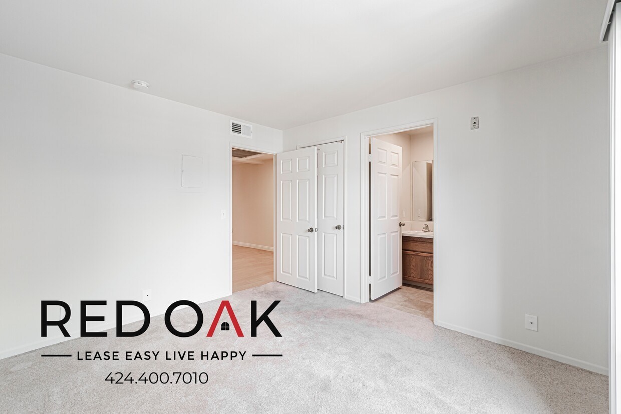 Foto principal - 4651 Cahuenga Blvd