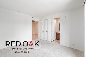Building Photo - 4651 Cahuenga Blvd