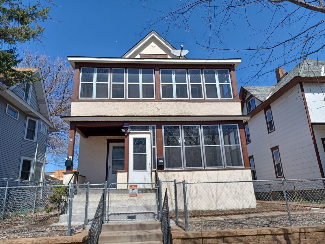 Primary Photo - 787-789 Aurora Ave