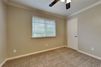 Building Photo - 2203 Pincher Creek Dr