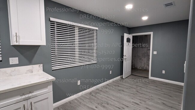 Foto del edificio - 7432 Franklin St