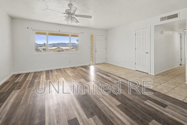 Foto del edificio - 2771 Typhoon Ln