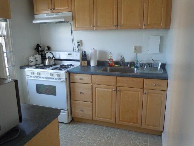 updated kitchen - 30 Glenbrook Rd