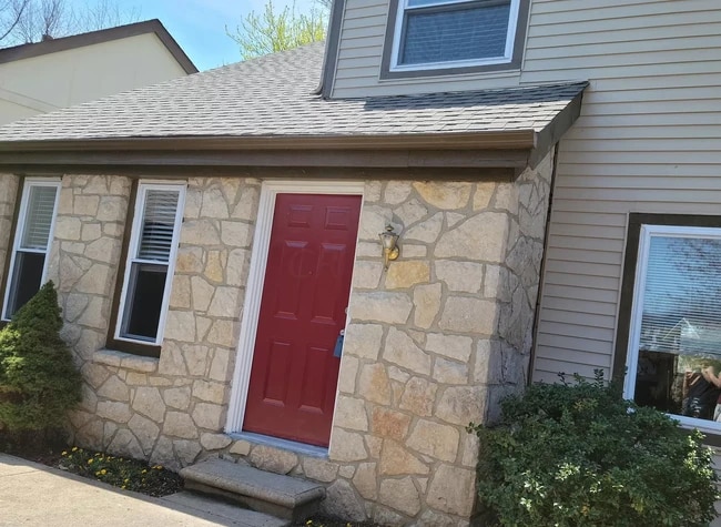 Building Photo - 123 Helmbright Dr