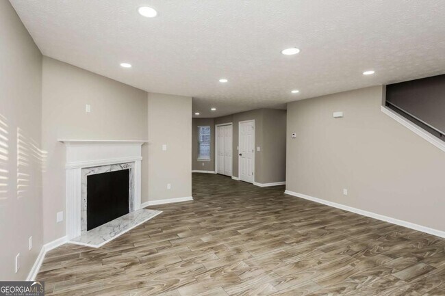 Building Photo - 2355 Delfern Dr NW