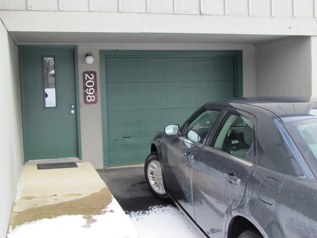 Foto del edificio - 2098 Fox Hollow Dr