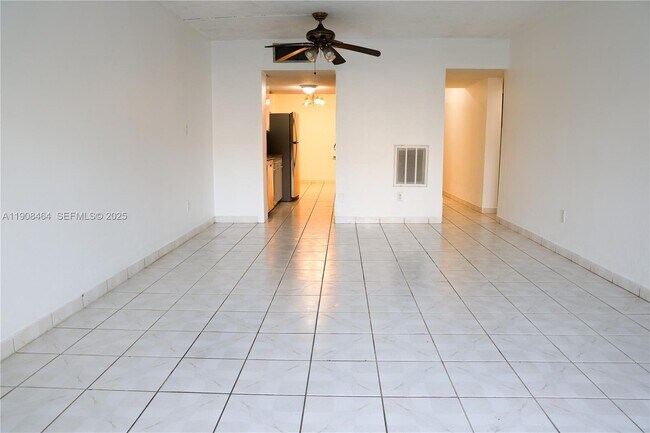 Foto del edificio - 9210 Fontainebleau Blvd