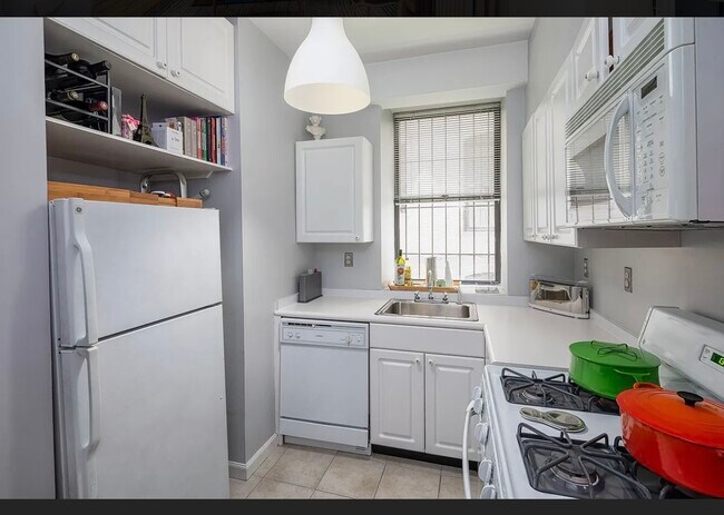 Foto del edificio - 251 W 98th St