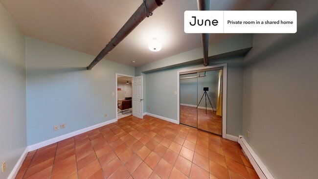 Building Photo - Room in Shared 5 bed/3 bath home
