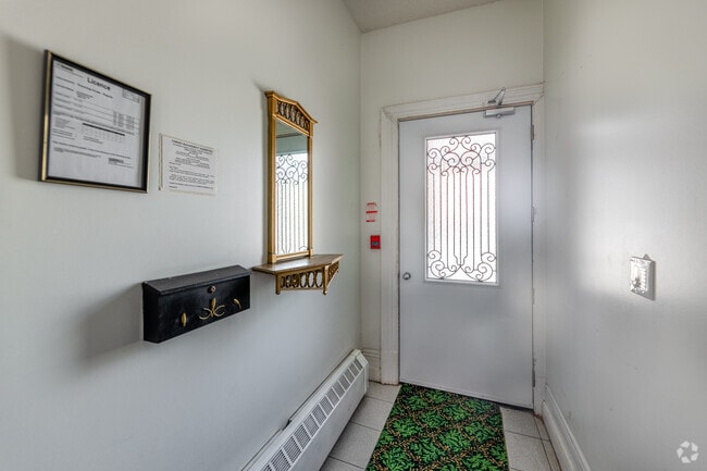 Lobby - 103 Spadina Rd