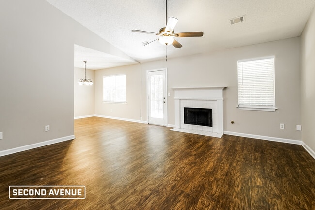 Building Photo - 10784 Knotty Pine Pl