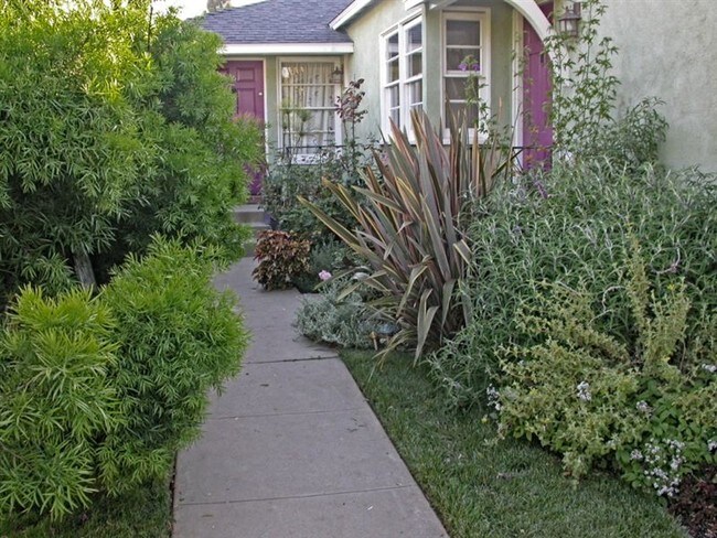 Building Photo - 1 br, 1 bath Duplex - Venice Beach Secret ...