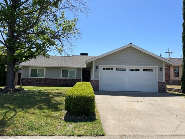 Foto del edificio - NICE UPDATED SINGLE STORY HOME IN ROCKLIN!