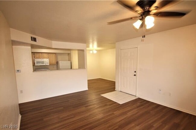 Foto del edificio - 555 E Silverado Ranch Blvd