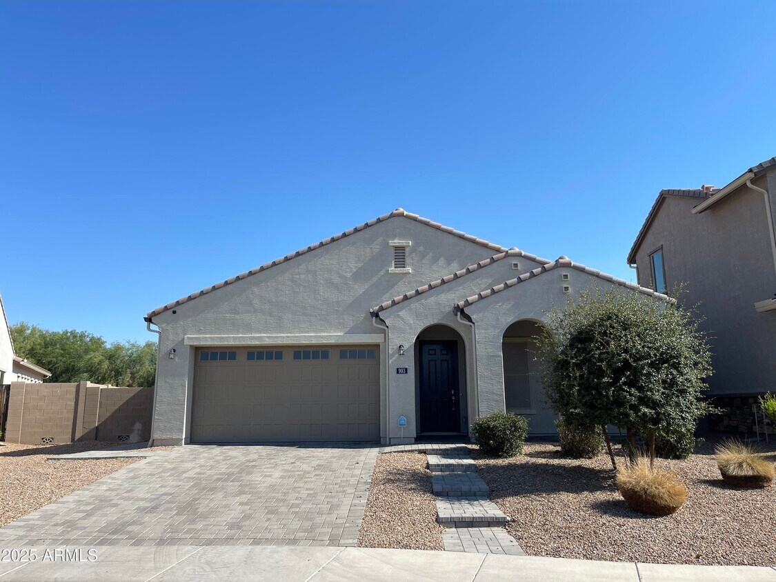 Foto principal - 993 E Knightsbridge Way