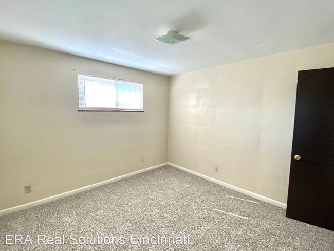 Building Photo - 7598 Boleyn Dr