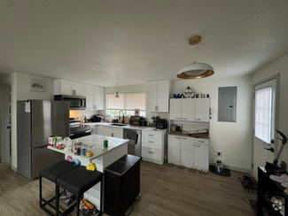 Building Photo - 1108-1110 Ponderosa Dr