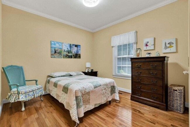 Foto del edificio - 1865 Weston Pl NW