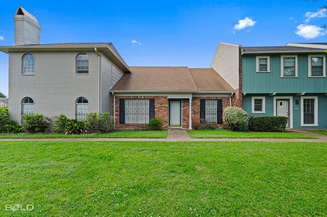 Building Photo - 203 Stratmore Dr