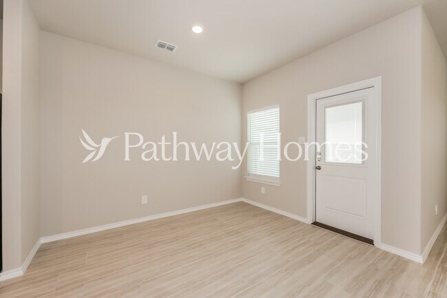 Foto del edificio - 908 Birch Dr