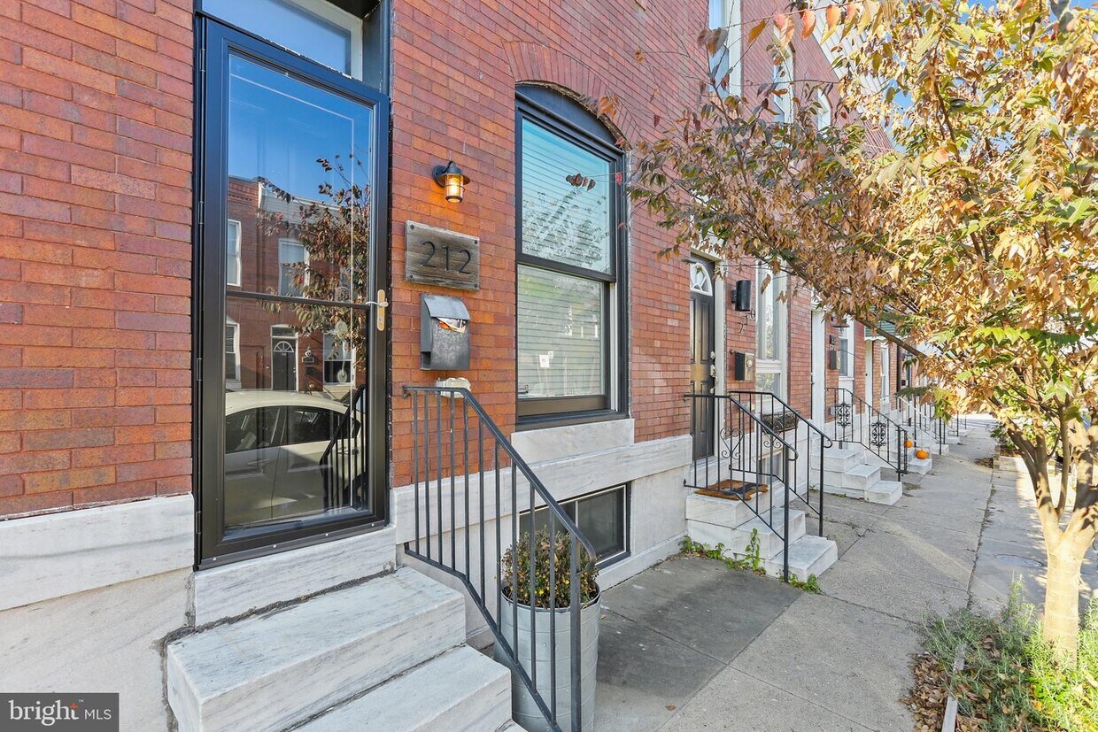 212 S Robinson St, Baltimore, MD 21224 Townhome Rentals in Baltimore