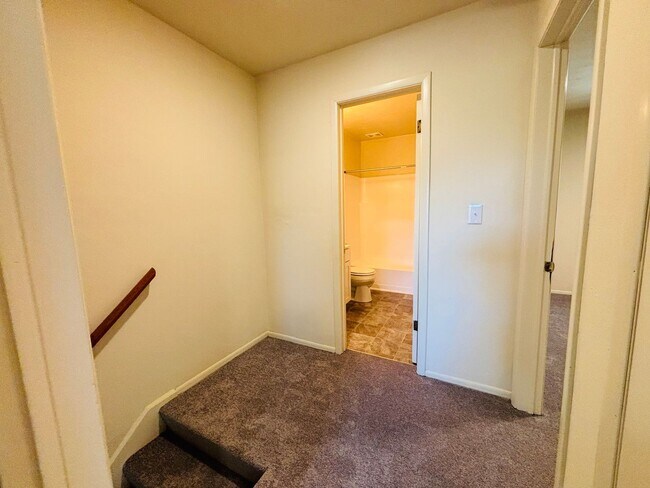 Foto del edificio - 2 Bedroom, 1.5 Bath Townhouse