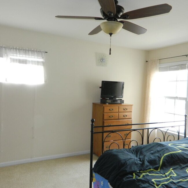 Foto del edificio - 436 Vaughn Cir