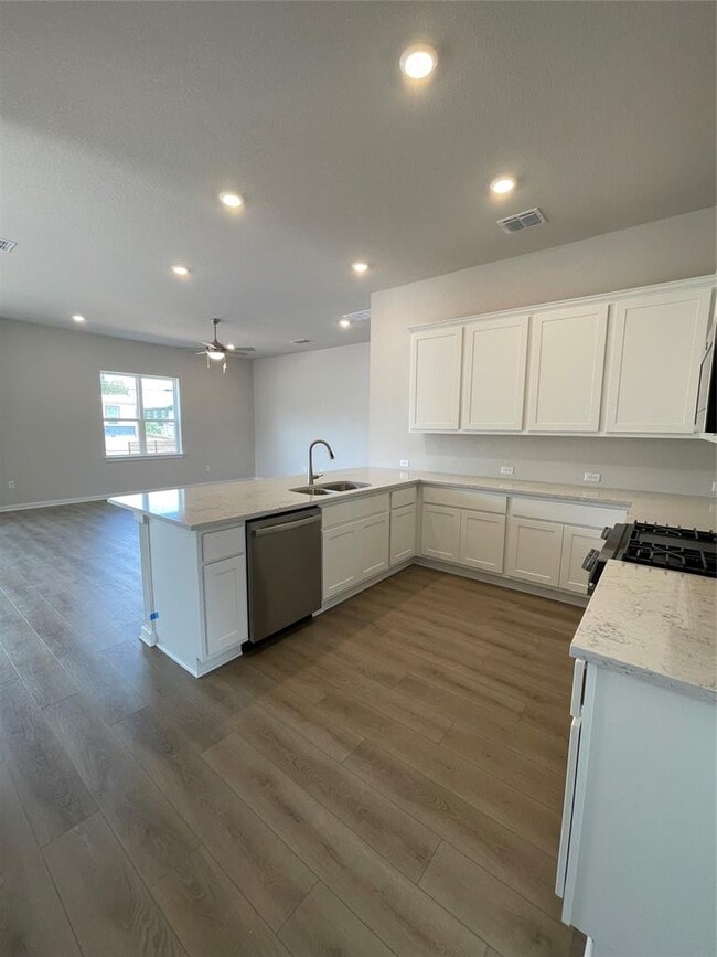 Building Photo - 4701 Wally Ave