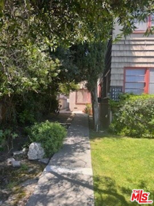 Foto del edificio - 4277 Tujunga Ave