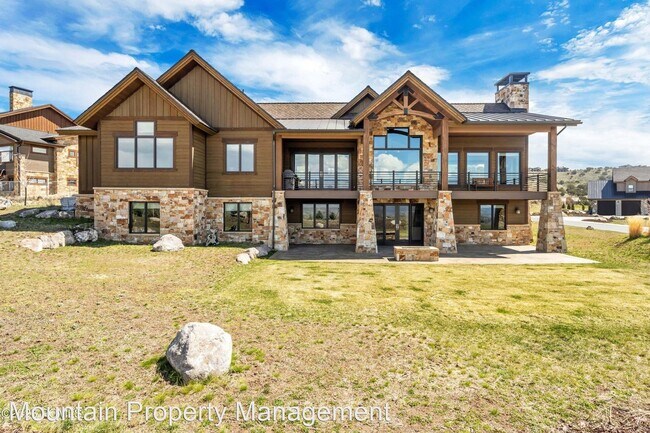 Foto del edificio - 4 br, 6 bath House - 1075 N. Oquirrh Mount...